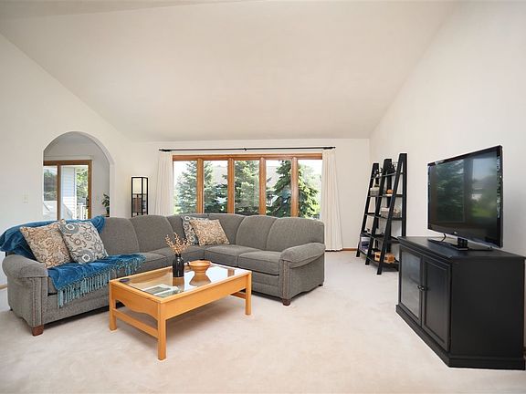 4th image of 1322 Spike Ct