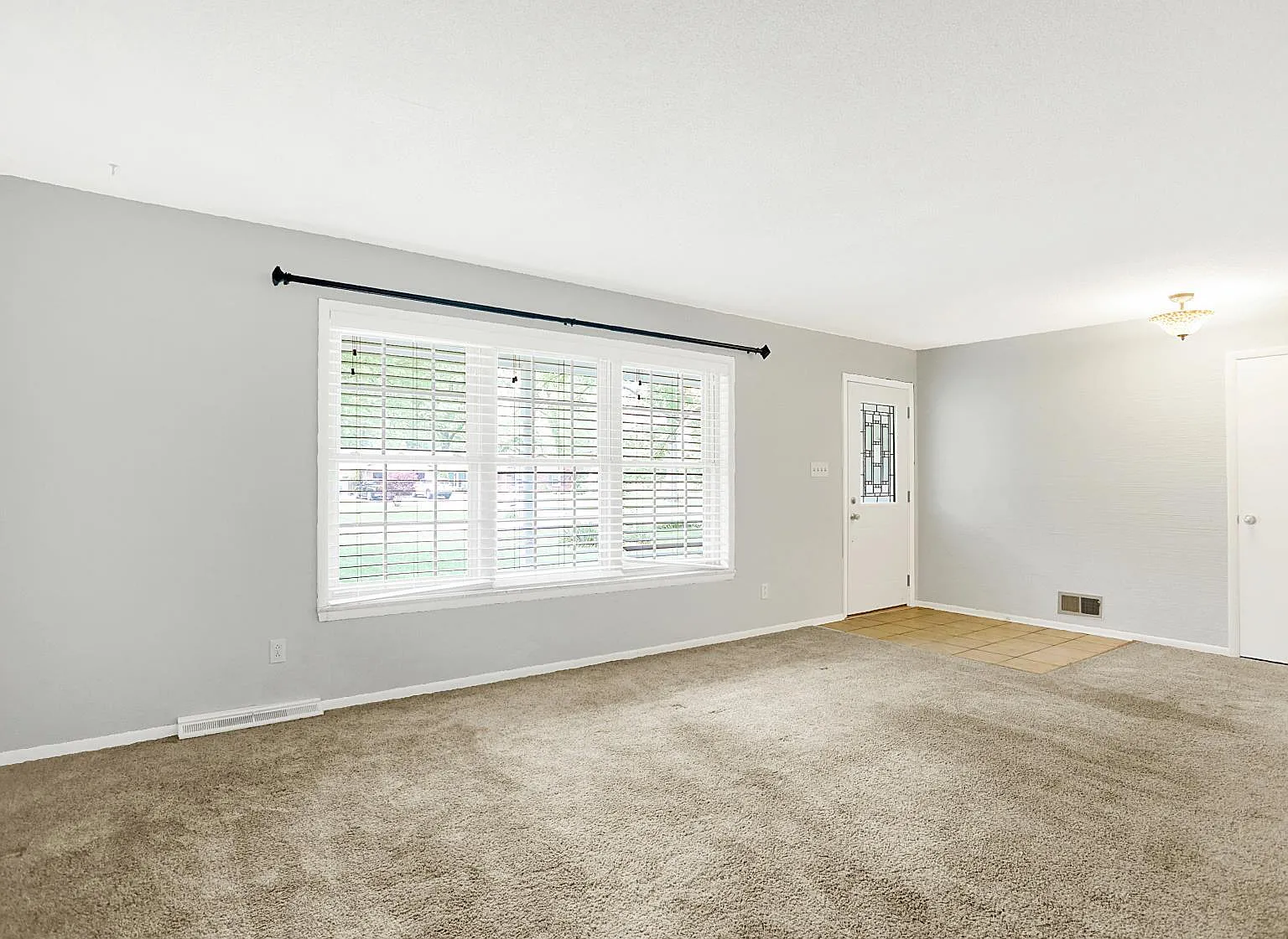 10575 Greentree Dr — Photo 4