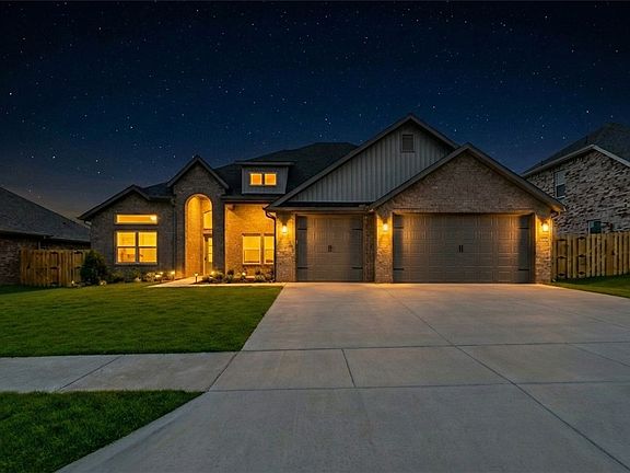 2nd image of 2416 Salmon St