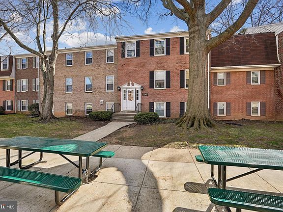 2nd image of 796 Quince Orchard Blvd APT 201