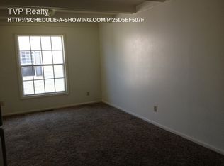 48 Hancock Ln, Elyria, OH 44035