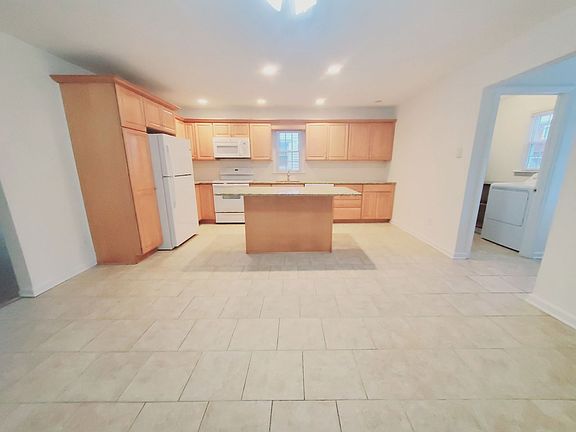 2nd image of 94 Harbor Dr