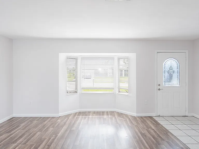 143 Rotonda Cir — Photo 5