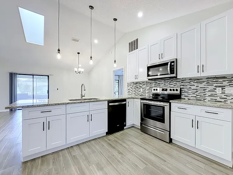 24 Filbert Ln — Photo 4