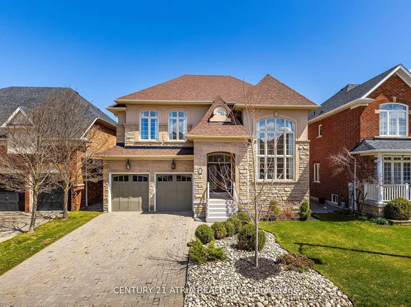 23 Weslock Cres, Aurora, ON L4G 7Y9
