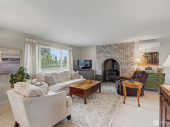 5th image of 1611 Ham Hill Road