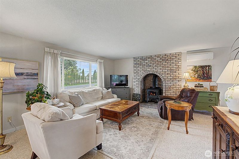 5th image of 1611 Ham Hill Road