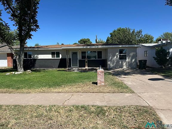 2nd image of 1812 Manzana Rd