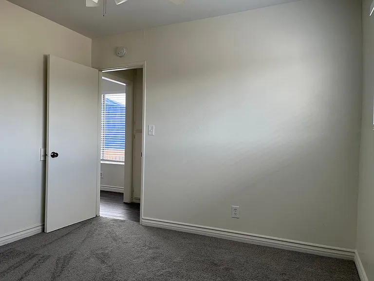 4179 Chamoune Ave — Photo 6