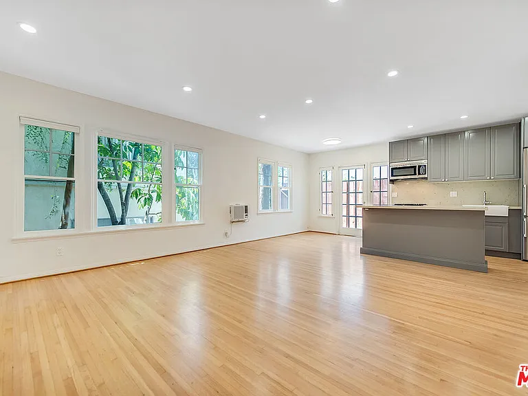 1655 Malcolm Ave #1/2 — Photo 12