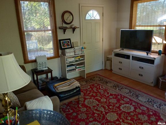 3rd image of 1106 Mockingbird Ln