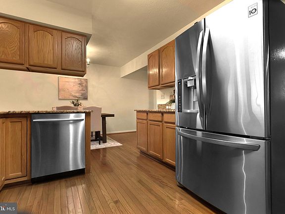 5th image of 22697 Athlone Dr