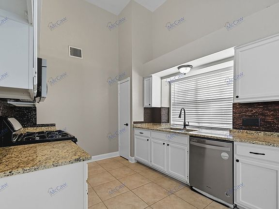 5th image of 8202 Weatherly Dr