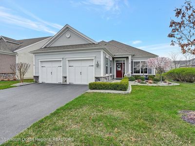 4 E Dartford Drive, Farmingdale, NJ, 07727