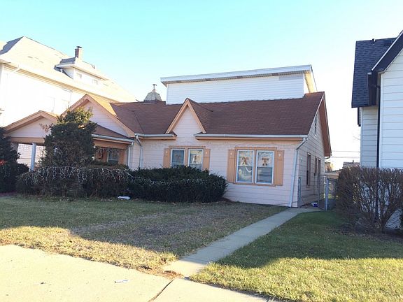 3rd image of 2843 Rose St