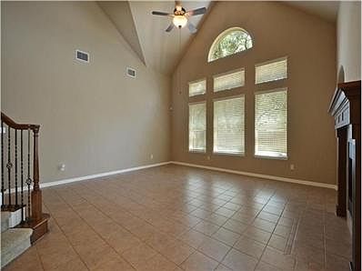 3rd image of 516 Fallen Oaks Dr