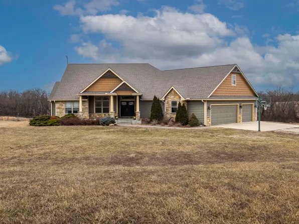 22905 Necole Rd, Holton, KS 66436