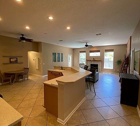 5th image of 184 Bilbao Dr