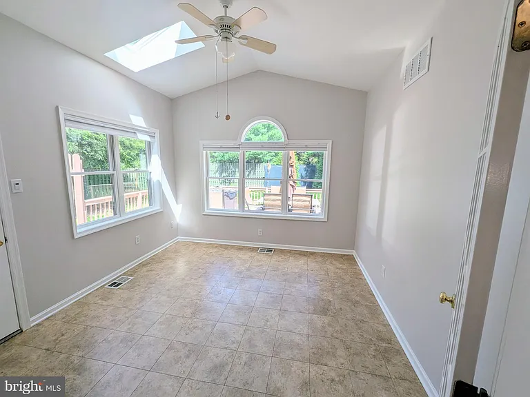 114 Lenape Dr — Photo 13
