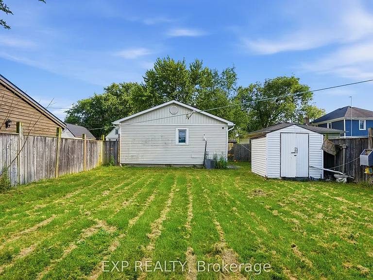 29 Rockwood Ave — Photo 32