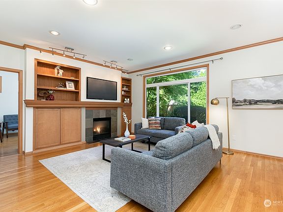 5th image of 20528 NE 31st Street