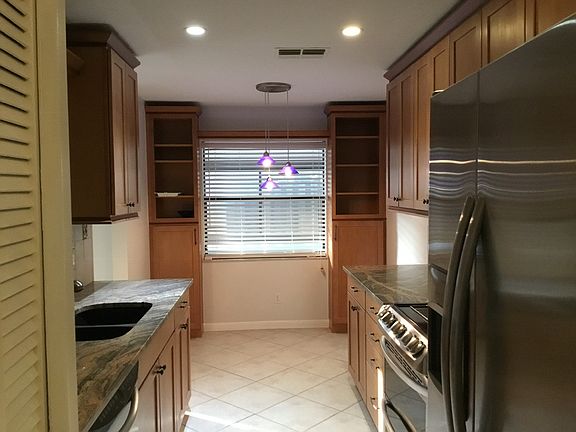 4th image of 9291 Cobbler Ln