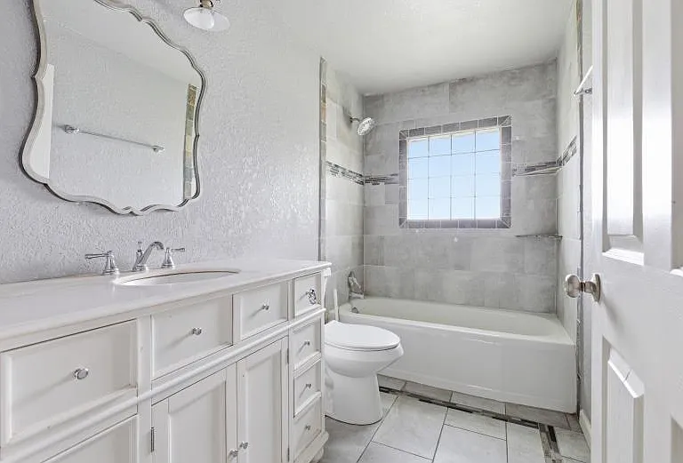 1707 S Broadway Blvd — Photo 9