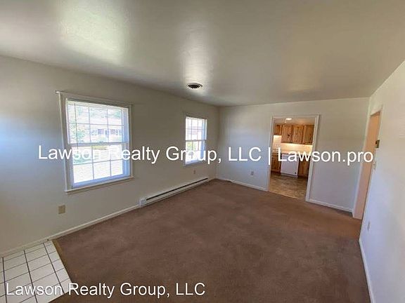 3rd image of 633 Moran Ave