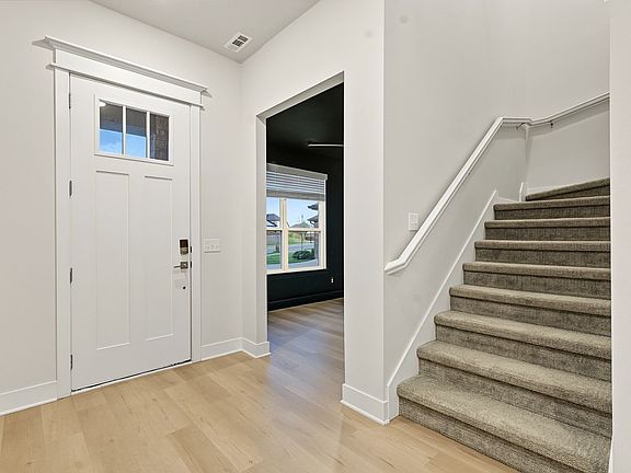4th image of 3802 Pinecrest Ln