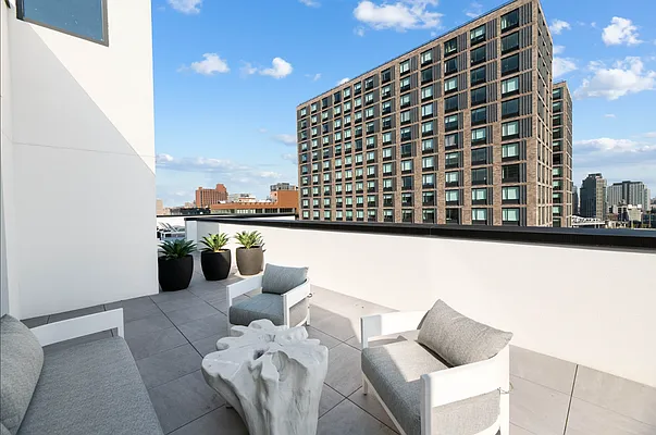 Rented by REAL New York | media 79