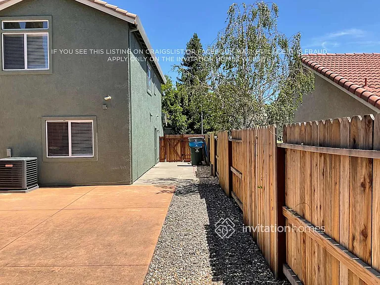 472 Woodcrest Dr — Photo 18