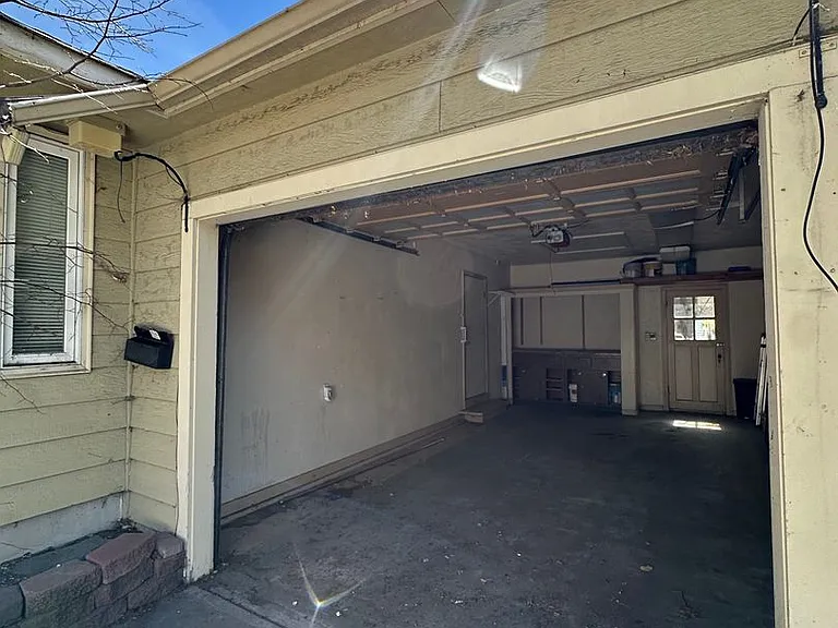 Tumalo Ave, 245 NW - 00245-TUMA-00 — Photo 32