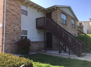 61 Hillside Ln, Belleville, IL 62223