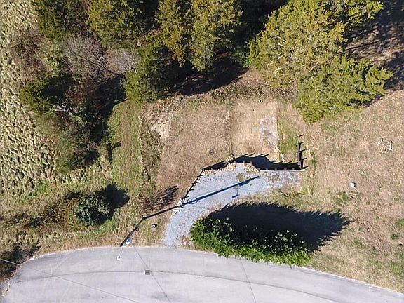 3rd image of 535 Mulberry Dr