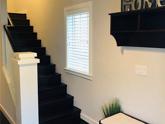 3rd image of 23831 SE 45th Pl