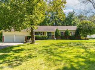 17 Sweet Brier Dr, Ballston Lake, NY 12019