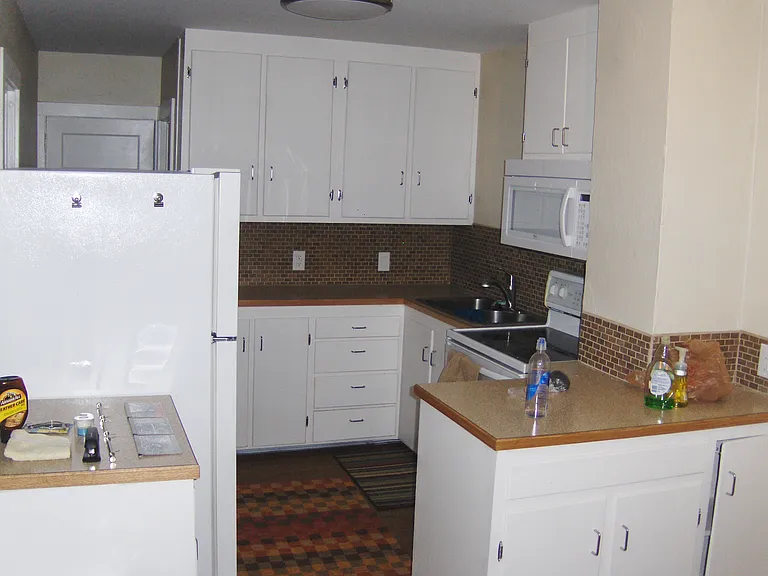 902 W Oak St #1 — Photo 4