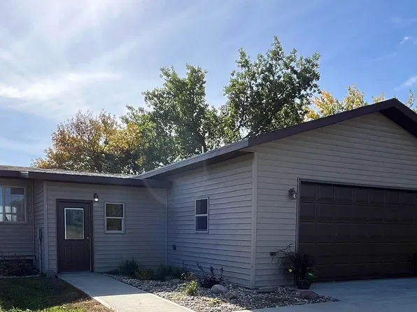 35242 Lovers Ln, Ruthven, IA 51358