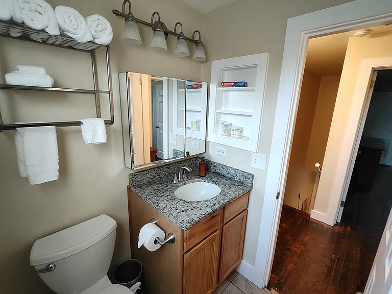 751 E Duffy St #A — Photo 14