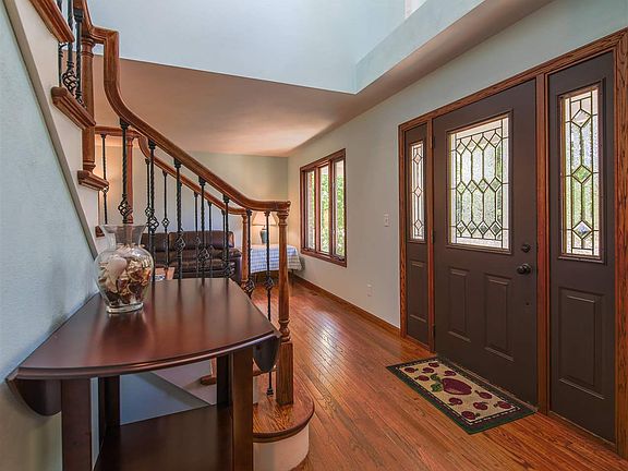 4th image of 807 Dogwood Dr