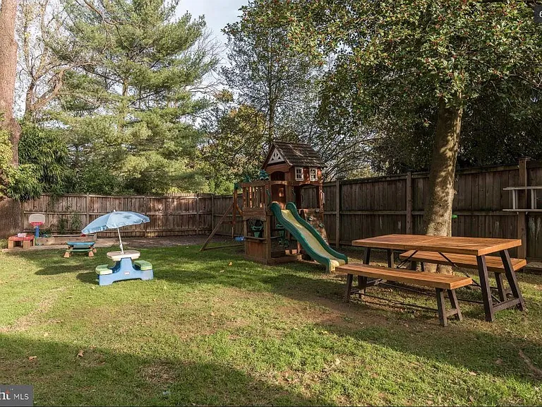 9913 Old Georgetown Rd — Photo 4