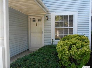 262 Fairview Cir, Middle Island, NY 11953