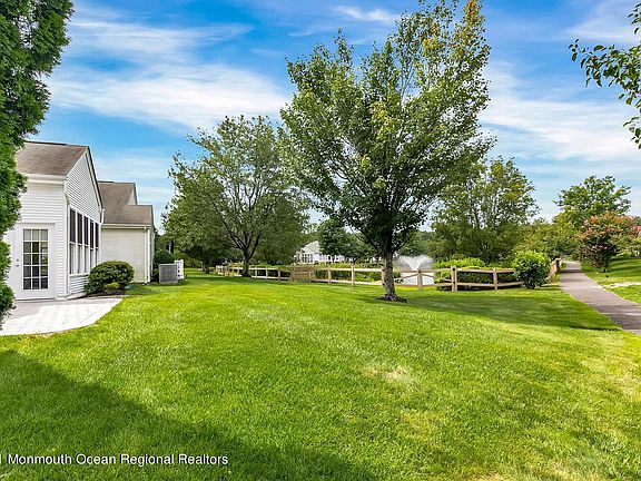 5th image of 9 Summerlawn Dr
