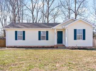353 Lafayette Point Cir, Clarksville, TN 37042