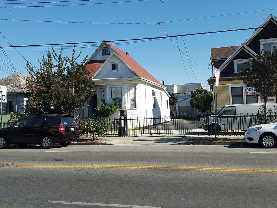 2nd image of 1234 S Normandie Ave