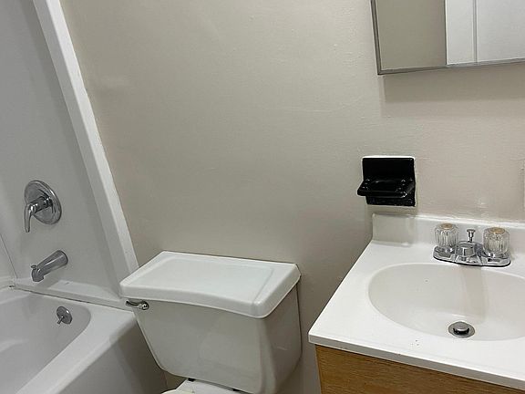 5th image of 1101 N Kenilworth St APT 9