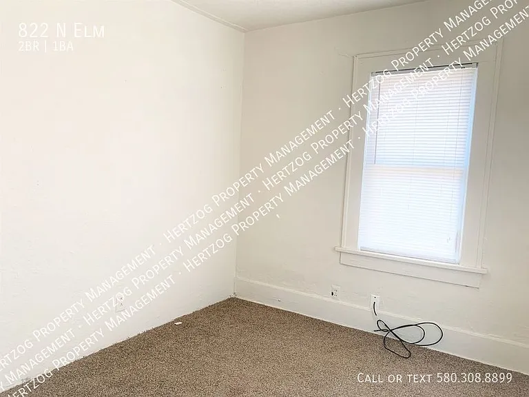 822 N Elm St — Photo 16
