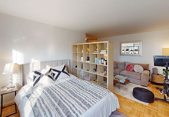 4th image of 460 E 79th St APT 16C