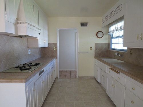 3rd image of 10652 Artcraft Ave