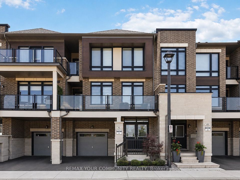 1st image of 92 Holyrood Cres